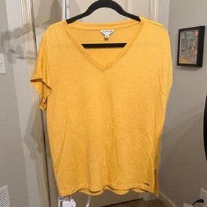 Orvis Women's Golden Short Sleeve V-Neck Tee